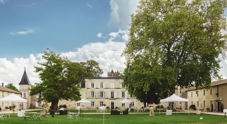 Exterior. Domaine du Griffier