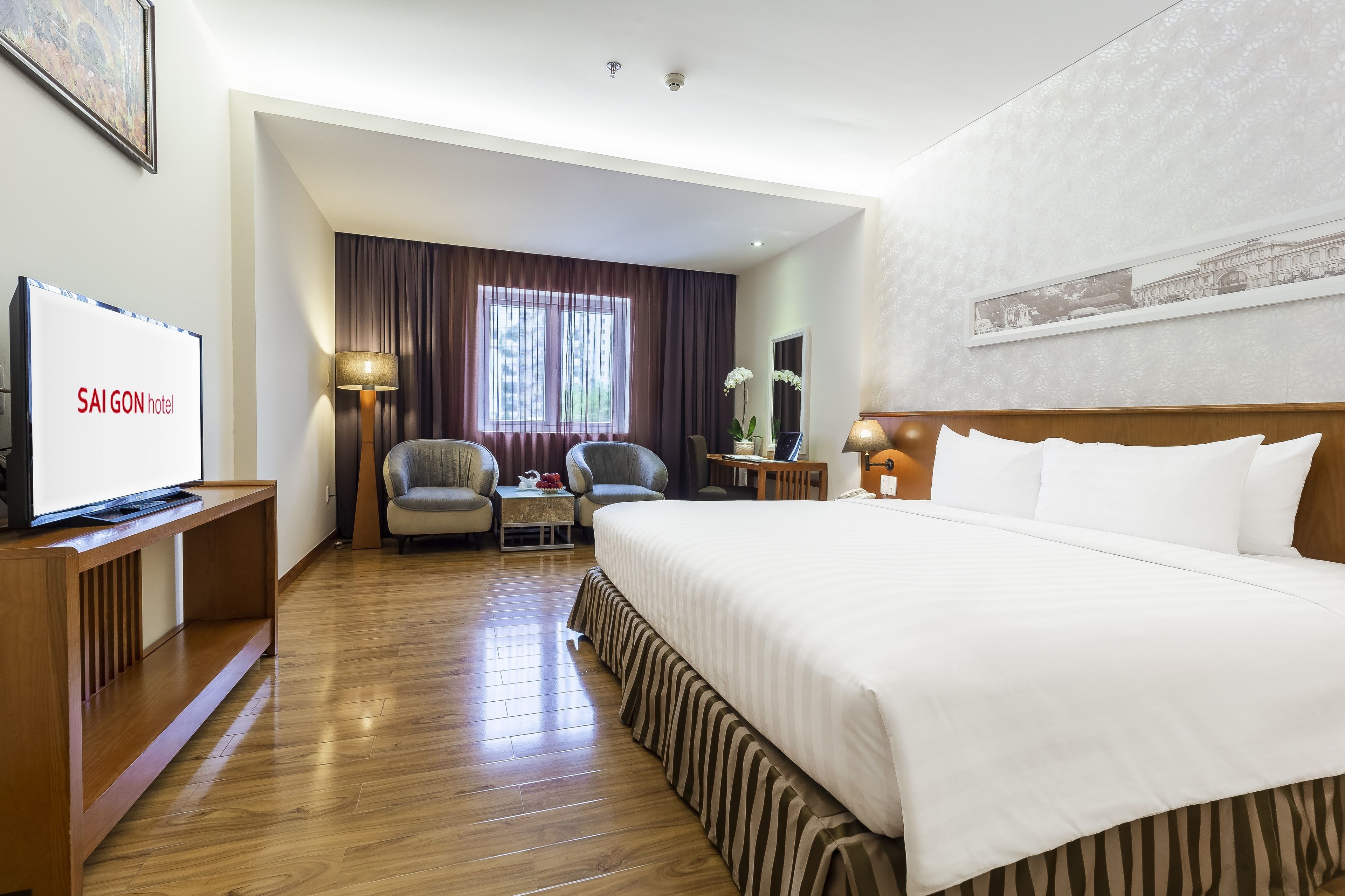 executive double room, 1 king bed | minibar, in-room safe, desk, free wifi
