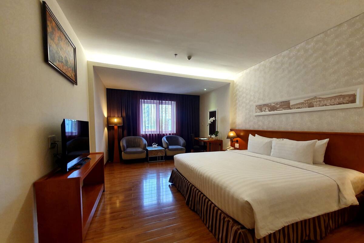 Chambre Double Exécutive, 1 très grand lit | Minibar, coffres-forts dans les chambres, bureau, Wi-Fi gratuit