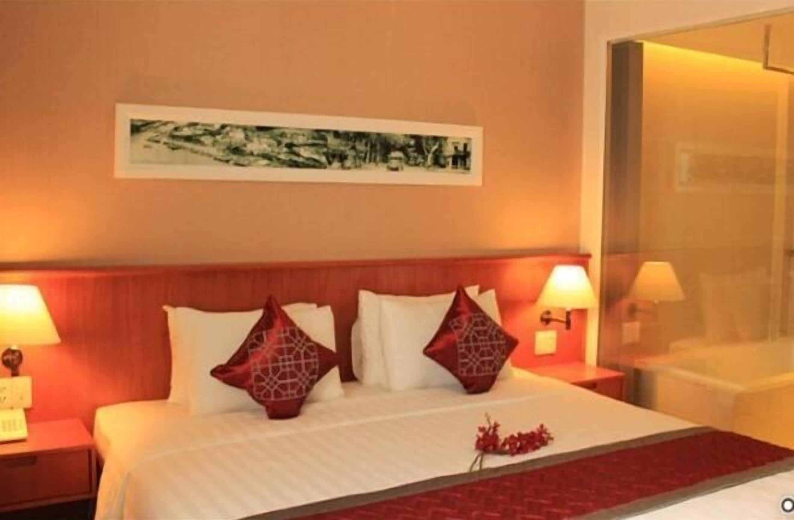 Minibar, caja de seguridad en la habitación, escritorio y wifi gratis 