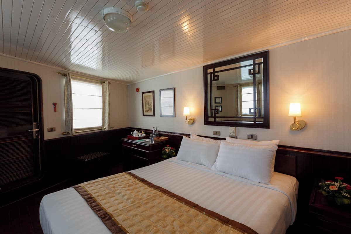 1 bedroom, in-room safe, soundproofing, free WiFi
