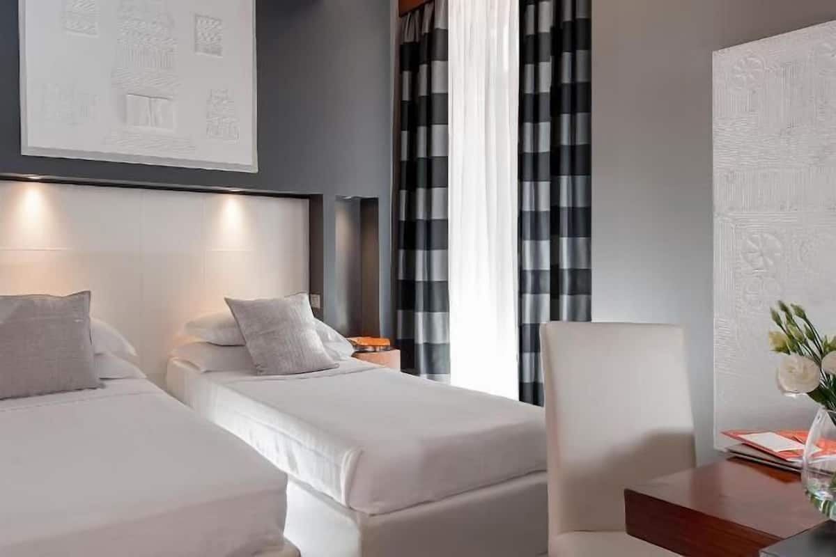 1 bedroom, premium bedding, minibar, in-room safe