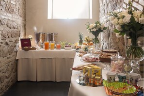 Daily buffet breakfast for a fee - Hotel Metropolis (Rome)