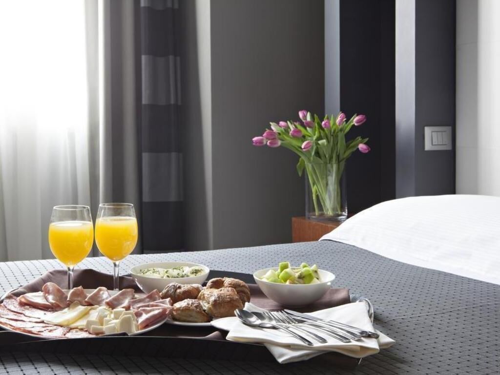 1 bedroom, premium bedding, minibar, in-room safe