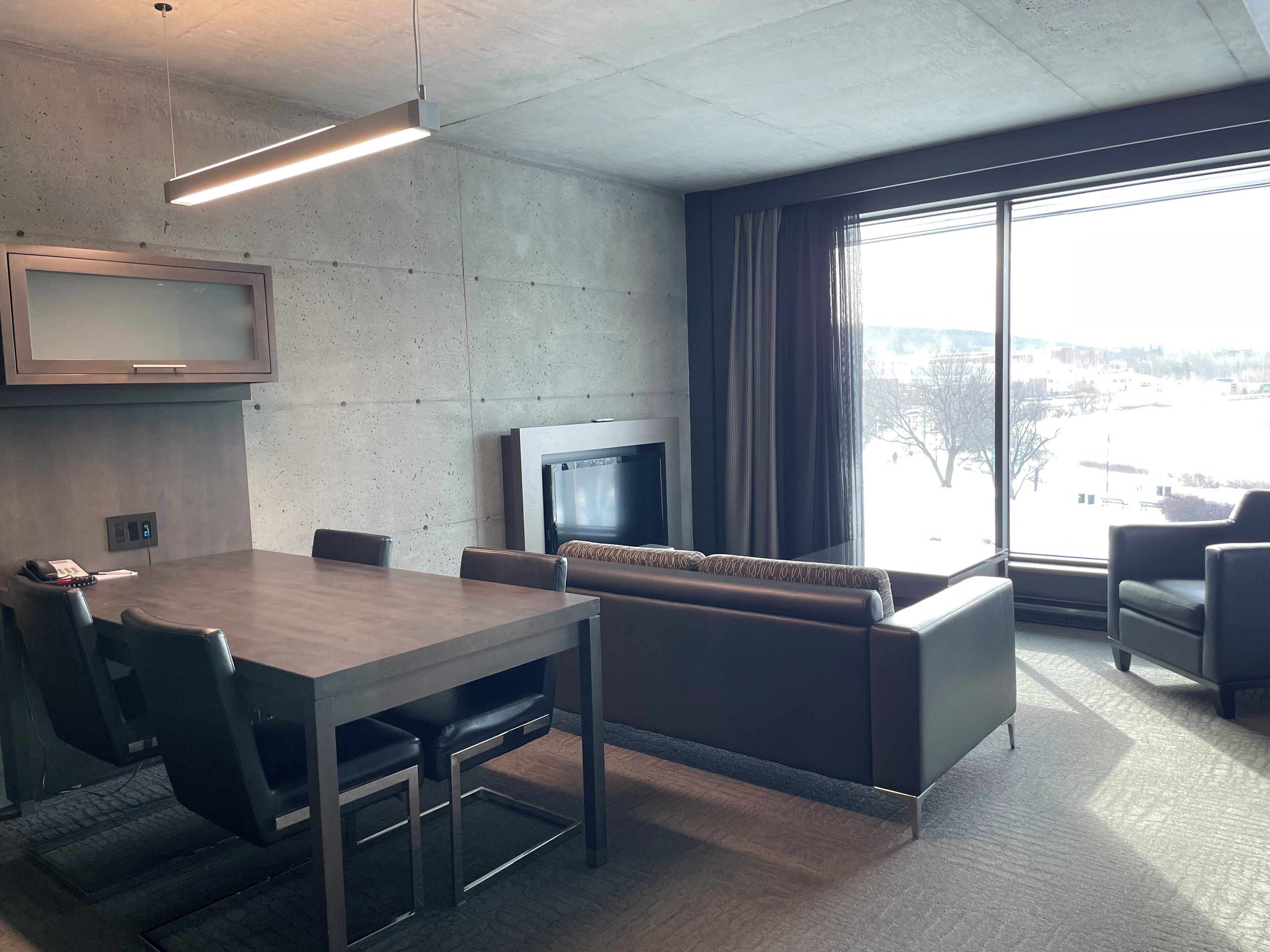 Appartement | Living area | 37-inch flat-screen TV with cable channels, TV