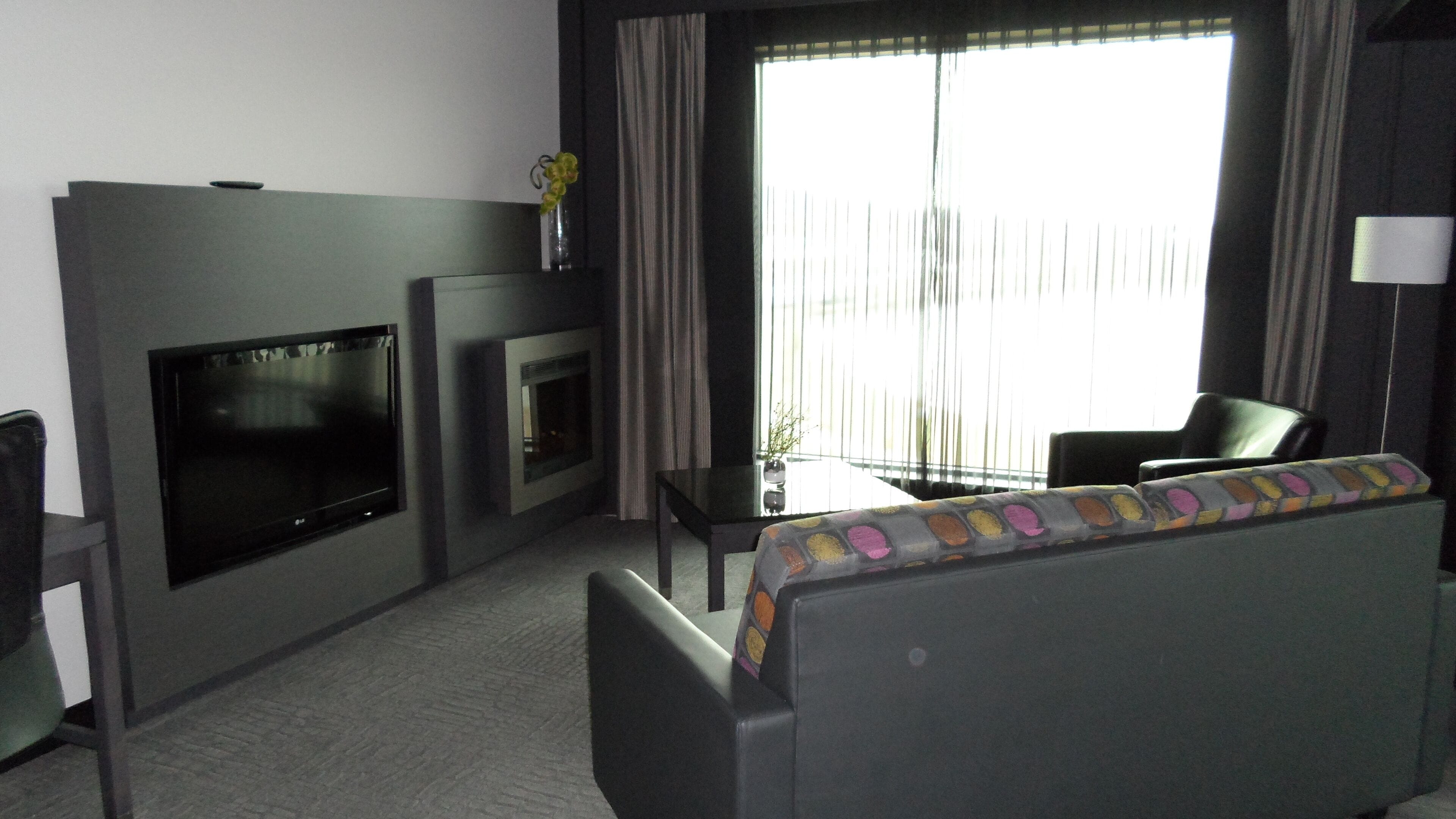 37-inch flat-screen tv with cable channels, tv