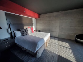 Grand Times Hotel Sherbrooke