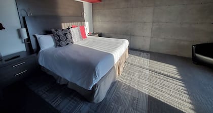 Grand Times Hotel Sherbrooke