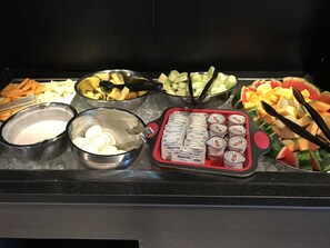 Daily continental breakfast for a fee - Grand Hotel Times Sherbrooke (Sherbrooke)