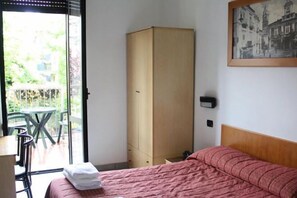 書桌、熨斗/熨衣板、免費無線上網