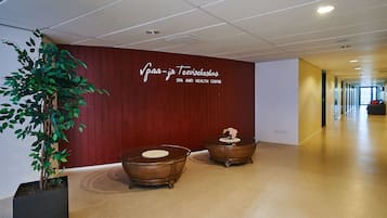 Couples treatment rooms, body treatments, hydrotherapy, aromatherapy