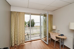 Suite | 办公桌、熨斗/熨板、婴儿床、免费 WiFi