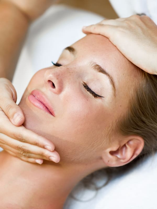 Couples treatment rooms, body treatments, hydrotherapy, aromatherapy