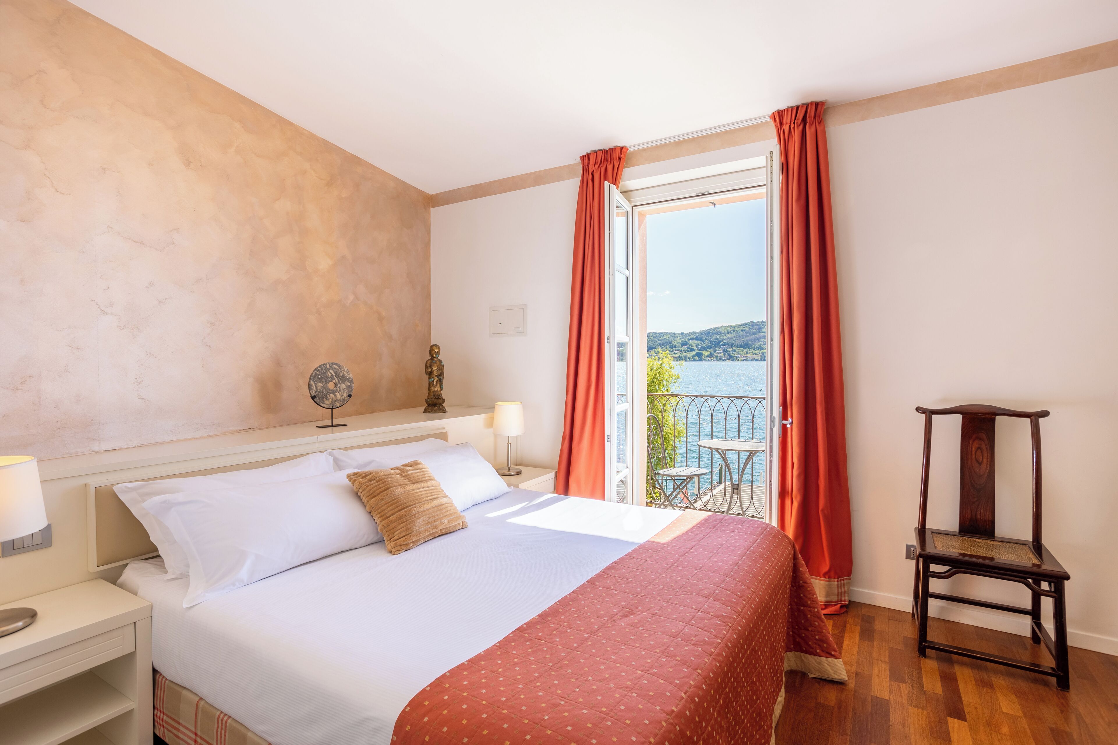 Premium-Apartment, Küche, Seeblick | Hochwertige Bettwaren, Daunenbettdecken, Pillowtop-Betten, Zimmersafe