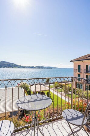 Familienapartment, Küche, Seeblick | Hochwertige Bettwaren, Daunenbettdecken, Pillowtop-Betten, Zimmersafe