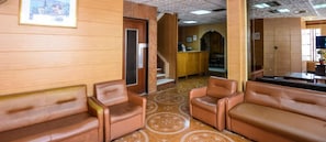 Lobby sitting area - Regis Hotel (Beirut)