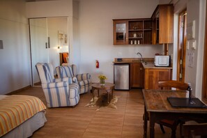 Comfort Double or Twin Room | Living area | Toys