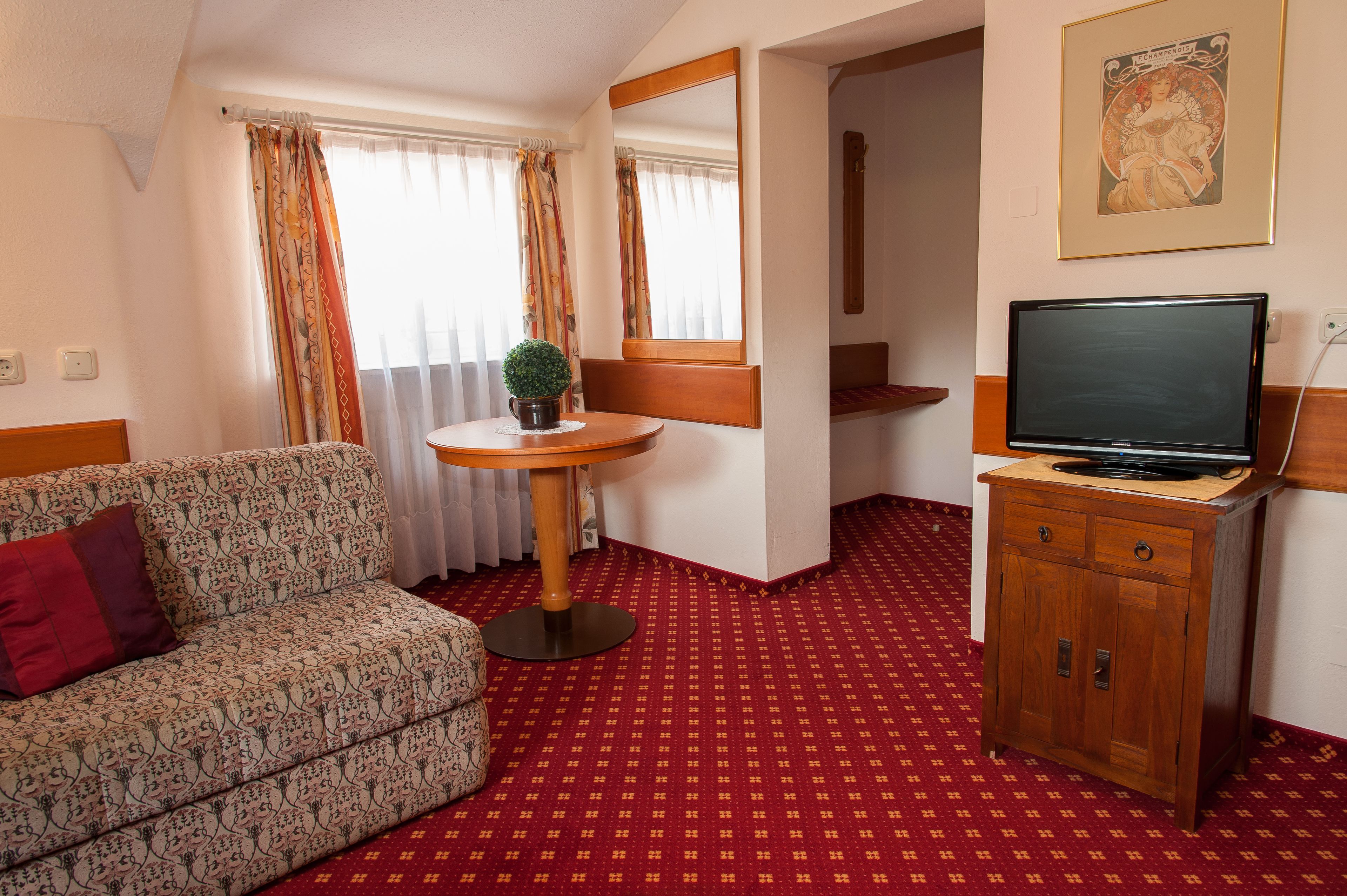 comfort single room | hypo-allergenic bedding, iron/ironing board, free wifi, bed sheets