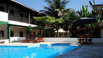 Utomhuspool