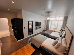 Premium Studio Suite, Balcony | Premium bedding, down duvets, pillow-top beds, minibar - 5411 Soho Hotel Boutique (Buenos Aires)