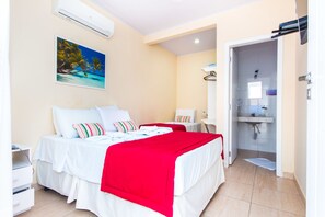 Suite Edificio Anexo Triplo  | Chăn bông, minibar, két bảo mật tại phòng 