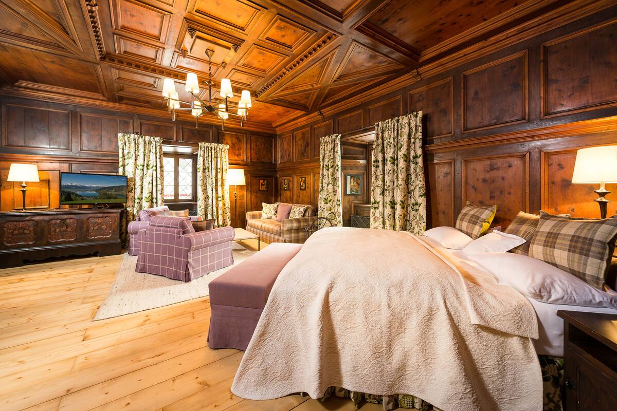 luxury suite | premium bedding, down duvets, pillow-top beds, minibar