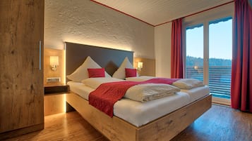 Doppelzimmer | Cofres nos quartos, espaço de trabalho para notebook, Wi-Fi de cortesia