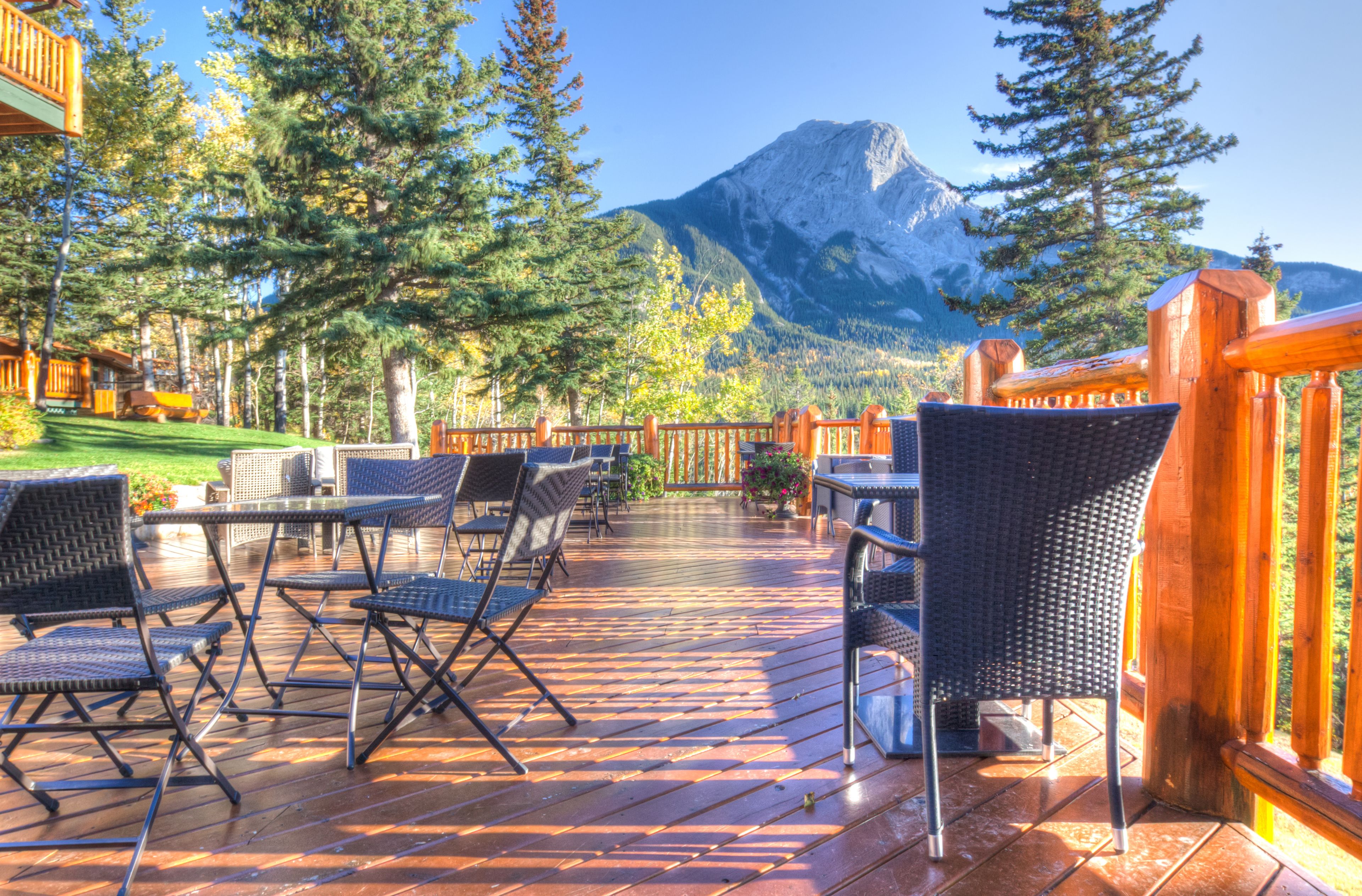 Breakfast, lunch and dinner served