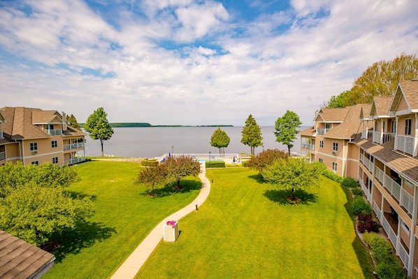 Aerial view - Westwood Shores Waterfront Resort (Sturgeon Bay)