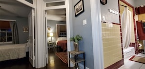 House | Iron/ironing board, free WiFi, bed sheets - Simmons Motel (Hershey)