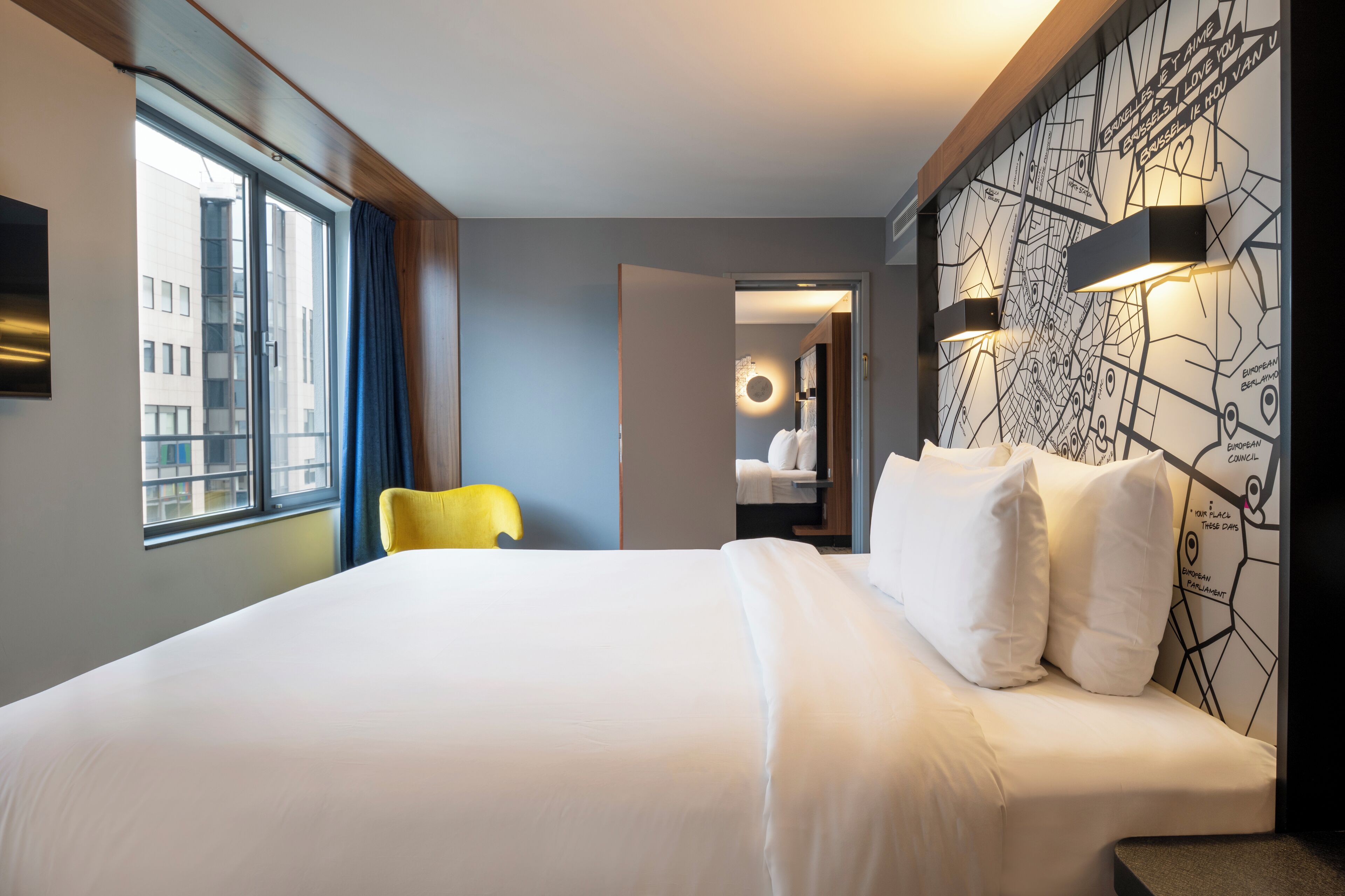 Premium bedding, in-room safe, desk, blackout drapes