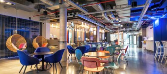 佩斯塔纳布鲁塞尔舒曼酒店  