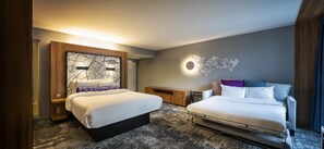 Familierom, 1 dobbeltseng | Sengetøy av topp kvalitet, safe på rommet og skrivebord