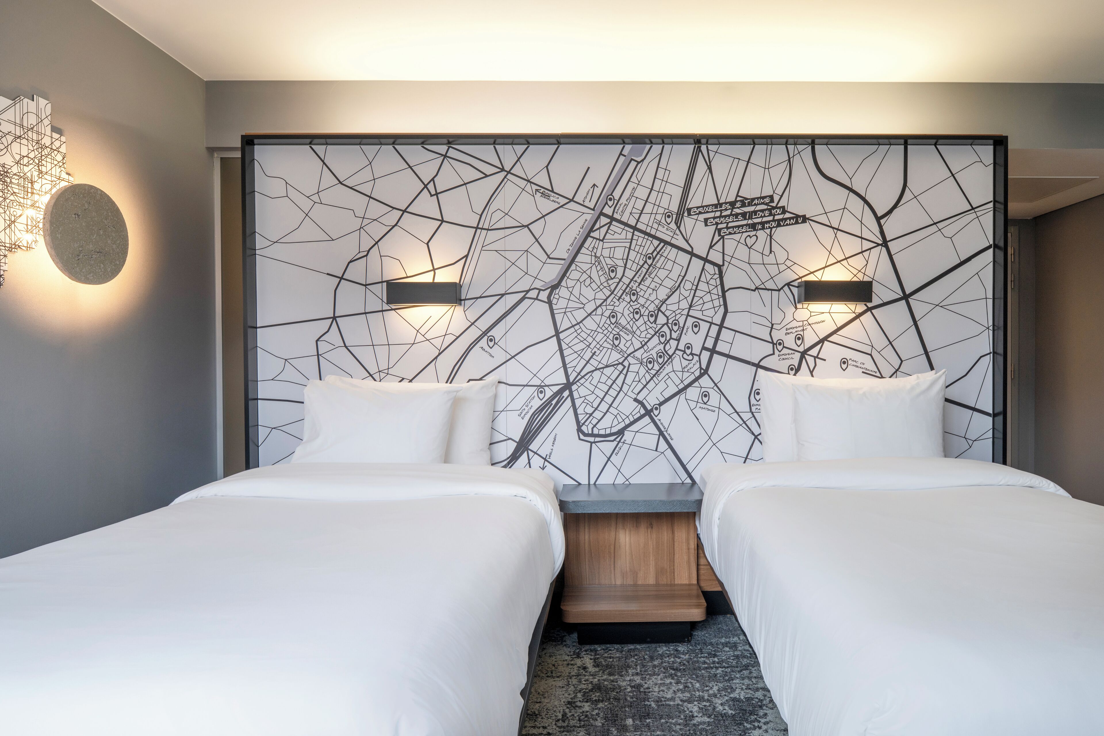 Literie de qualité supérieure, coffres-forts dans les chambres, bureau