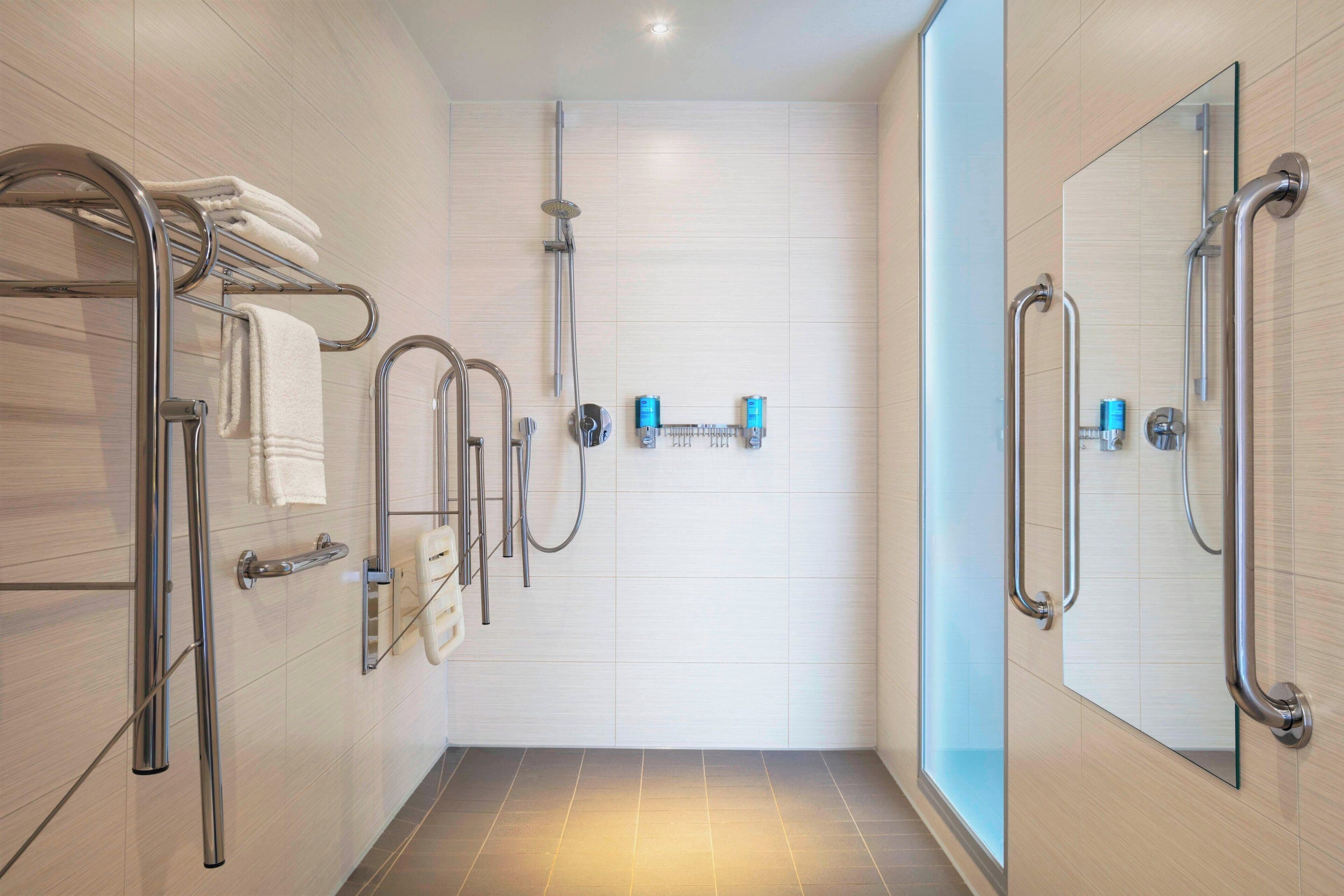 loft, 1 king bed, non smoking | bathroom | shower, eco-friendly toiletries, hair dryer, towels