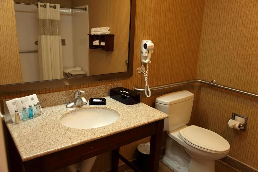 Kostenlose Toilettenartikel, Haartrockner, Handtücher, Seife