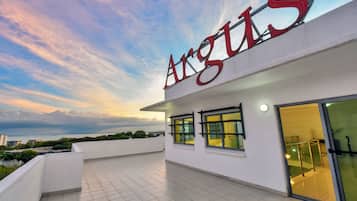 Premium Penthouse, 4 Bedrooms | Terrace/patio