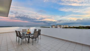 Premium Penthouse, 4 Bedrooms | Terrace/patio