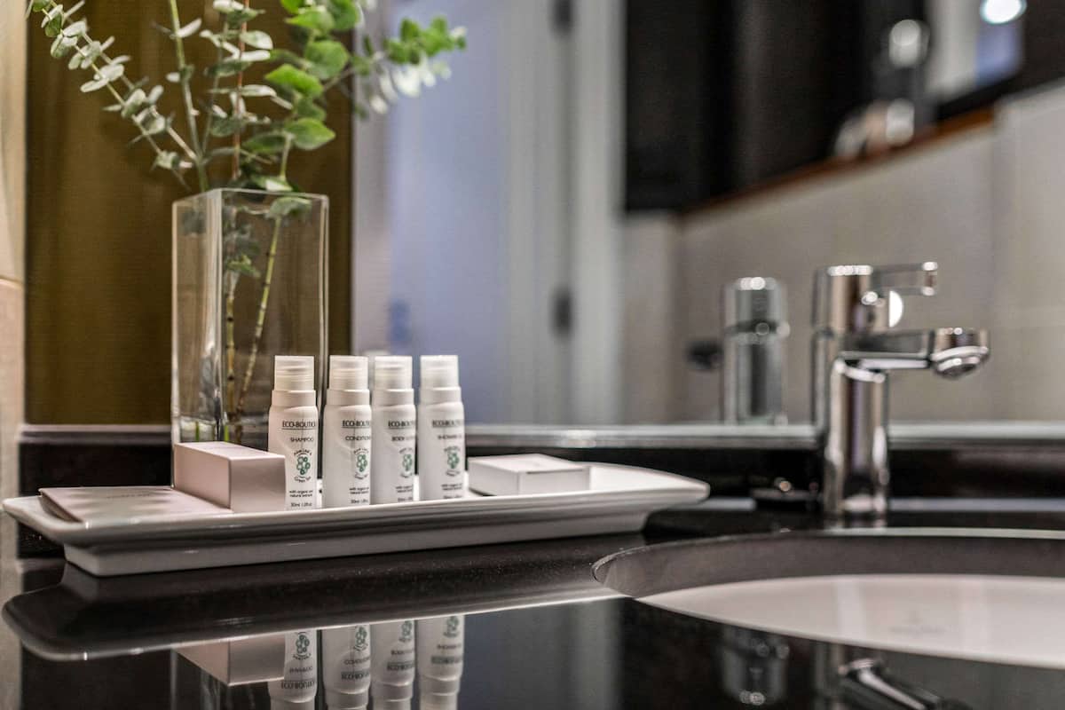 Habitació | Roba de llit d'alta qualitat, minibar i caixa forta a l'habitació