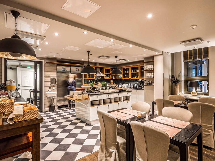 Daily buffet breakfast (EUR 22 per person)