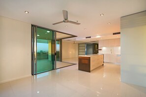 Luxury 3 Bedroom Apartment Harbour View  | Living area | TV