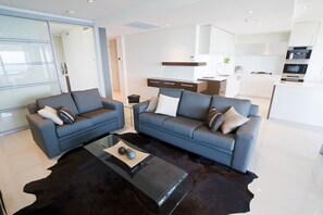 1 bedroom, iron/ironing board, cots/infant beds, rollaway beds - One30 Esplanade Apartments (Darwin)