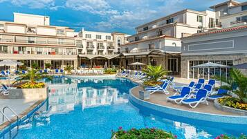 Indoor pool, outdoor pool