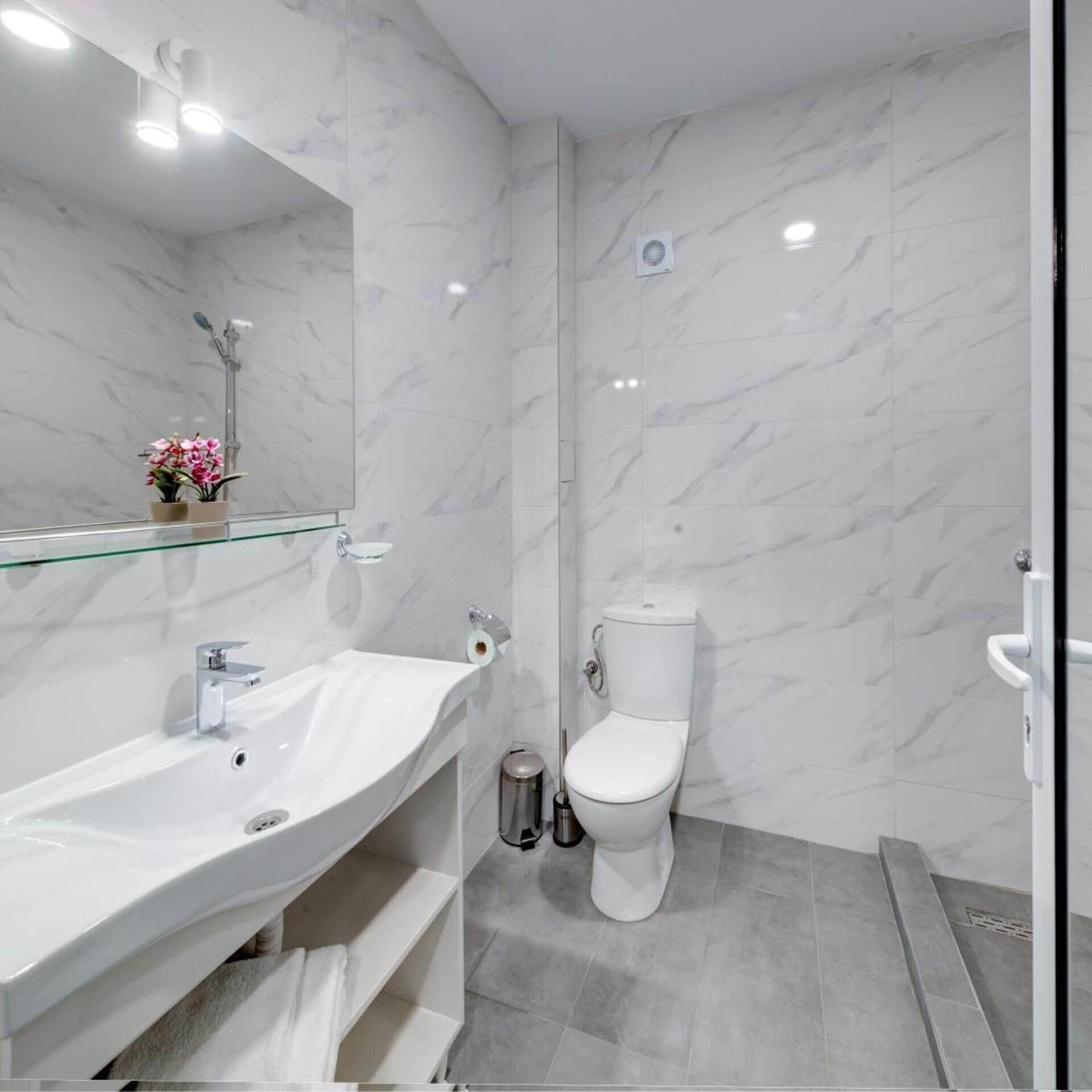 Bathtub, hair dryer
