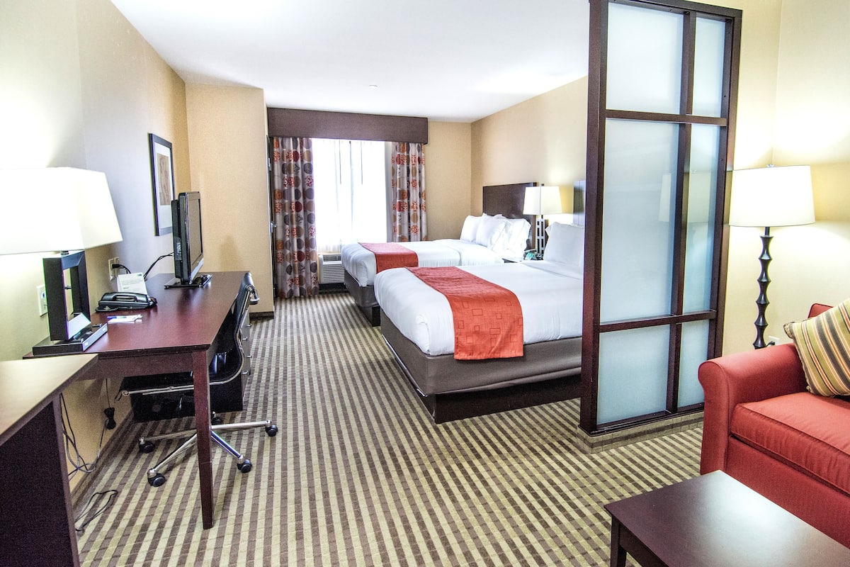 Desk, iron/ironing board, free cots/infant beds, free WiFi