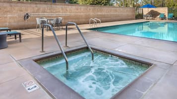 Udendørs pool