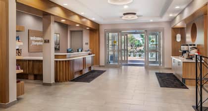 Hampton Inn & Suites Riverside/Corona East