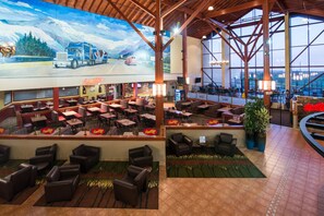 Breakfast, lunch and dinner served - Super 8 by Wyndham Sherwood Park/Edmonton Area (Sherwood Park)