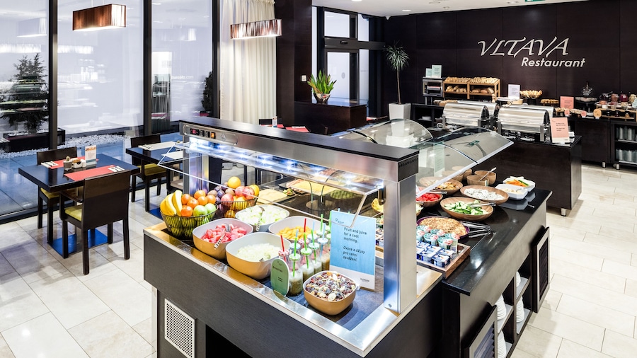 Occidental Praha Five