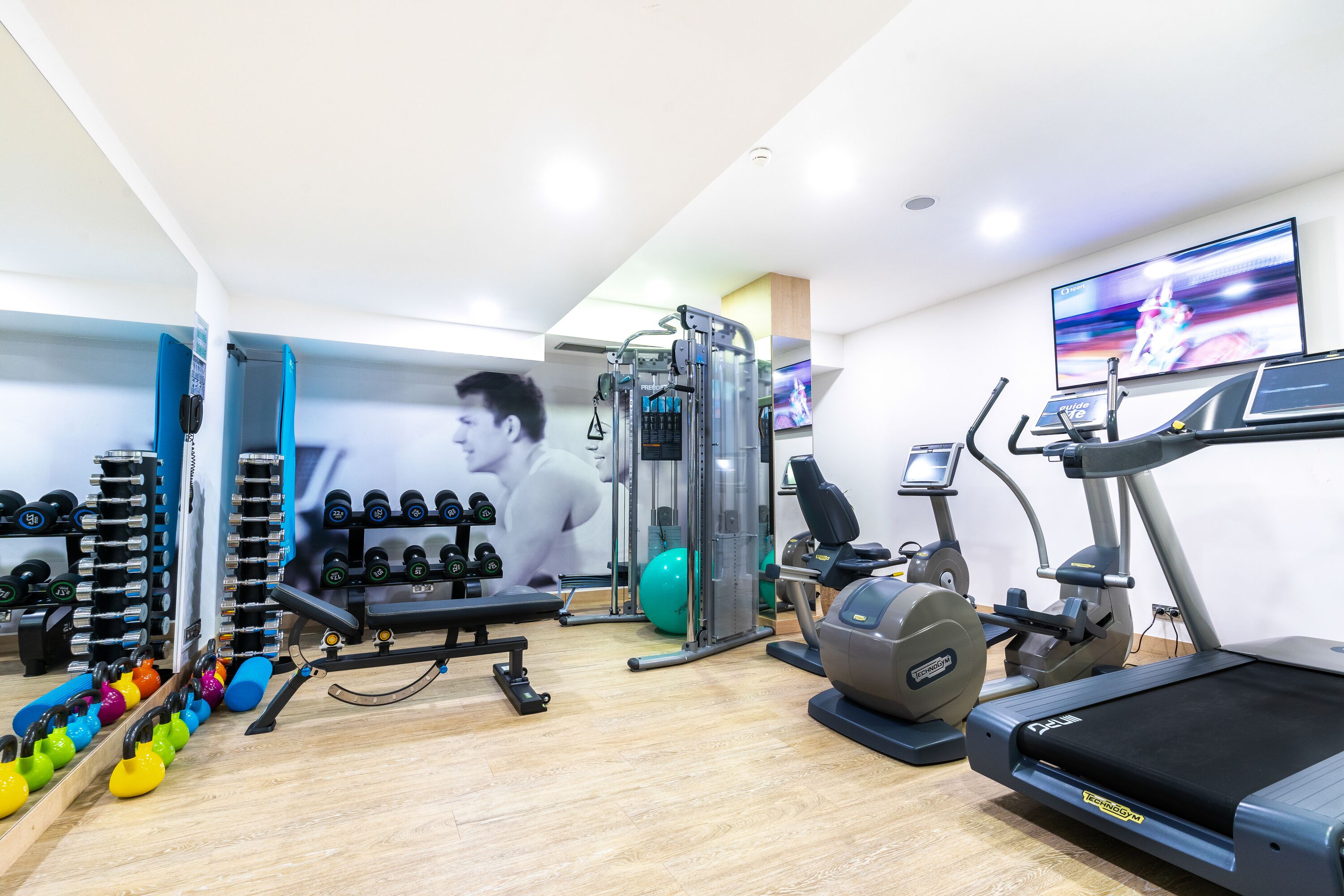 hypo-allergenic bedding, minibar, in-room safe, desk